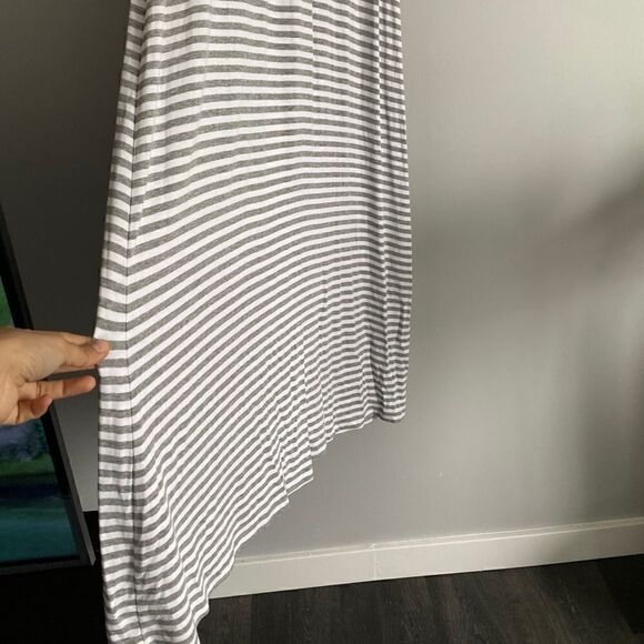 Vince Camuto Sleeveless Grey Striped Jersey Maxi Dress - Picture 4 of 11